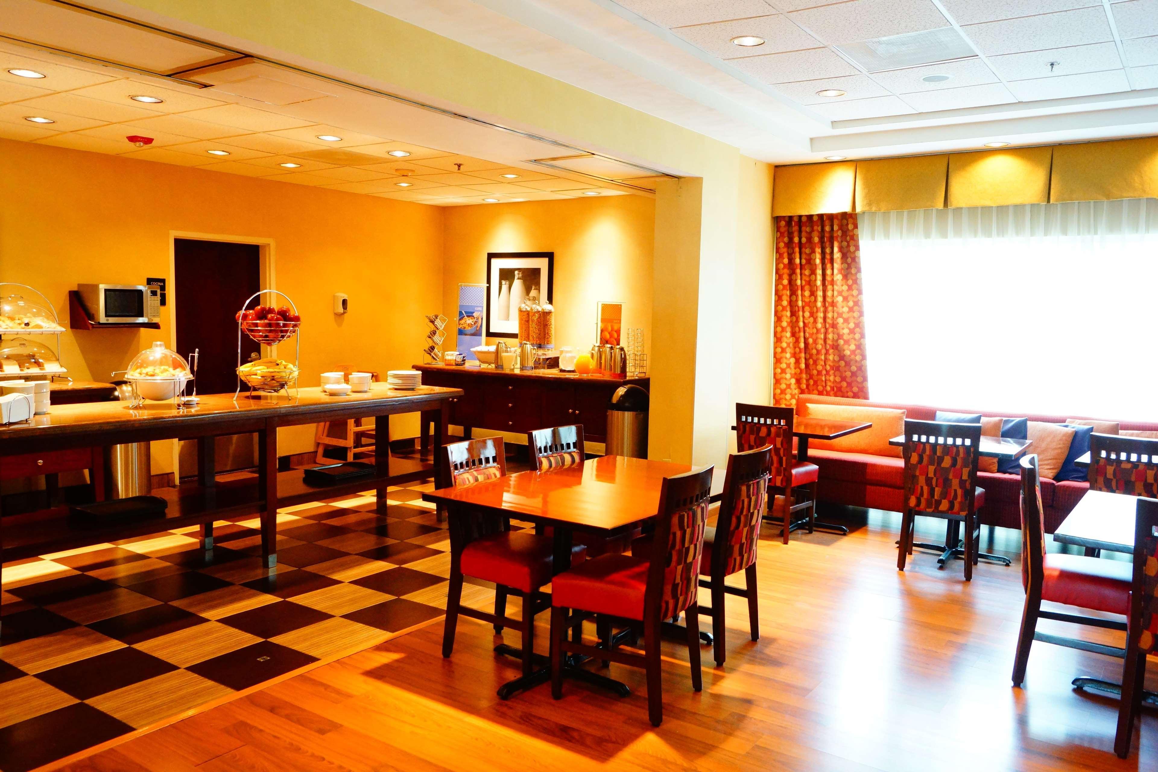 Las Pintas Hampton Inn By Hilton Guadalajara-Aeropuerto מראה חיצוני תמונה