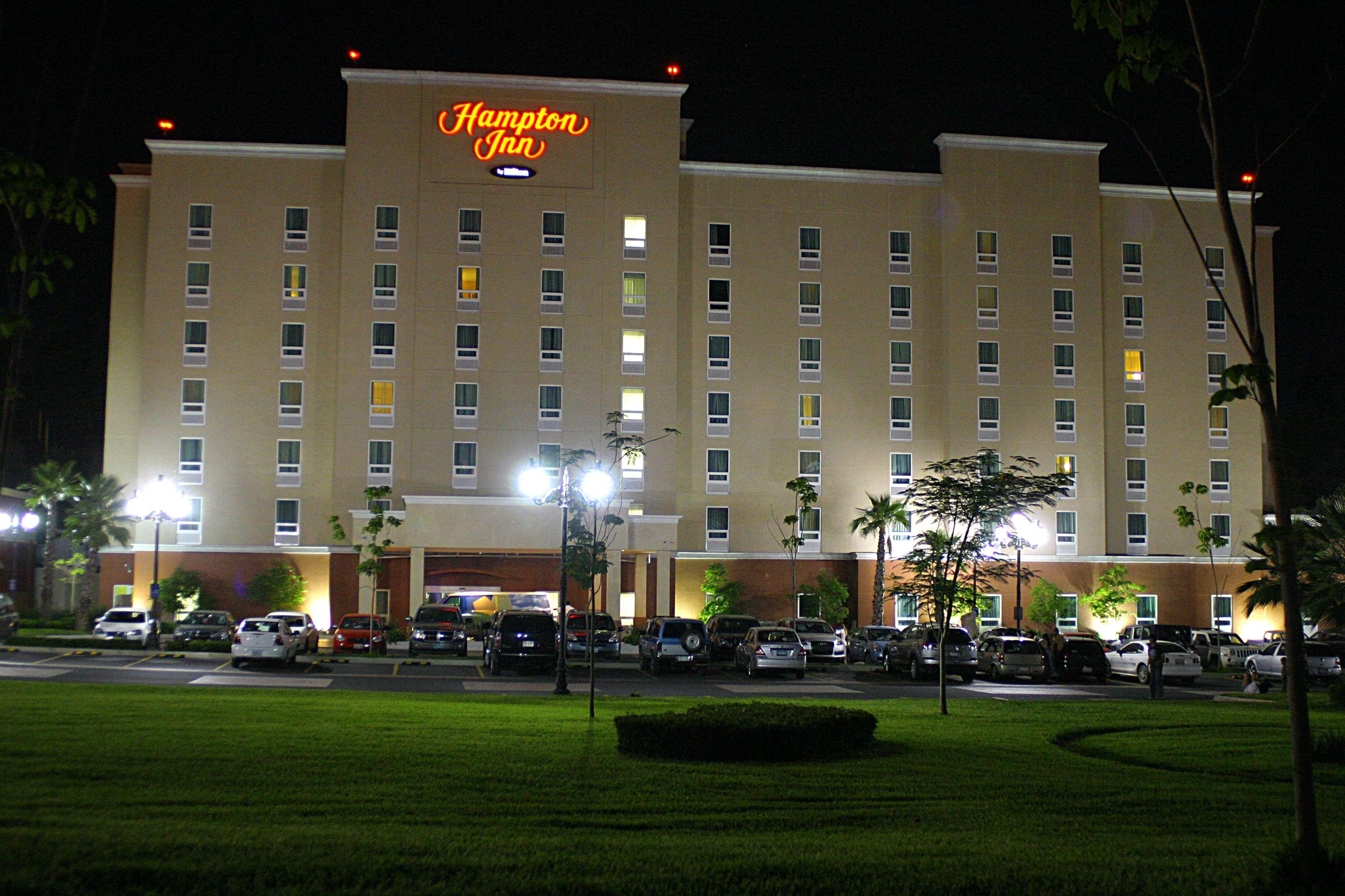Las Pintas Hampton Inn By Hilton Guadalajara-Aeropuerto מראה חיצוני תמונה