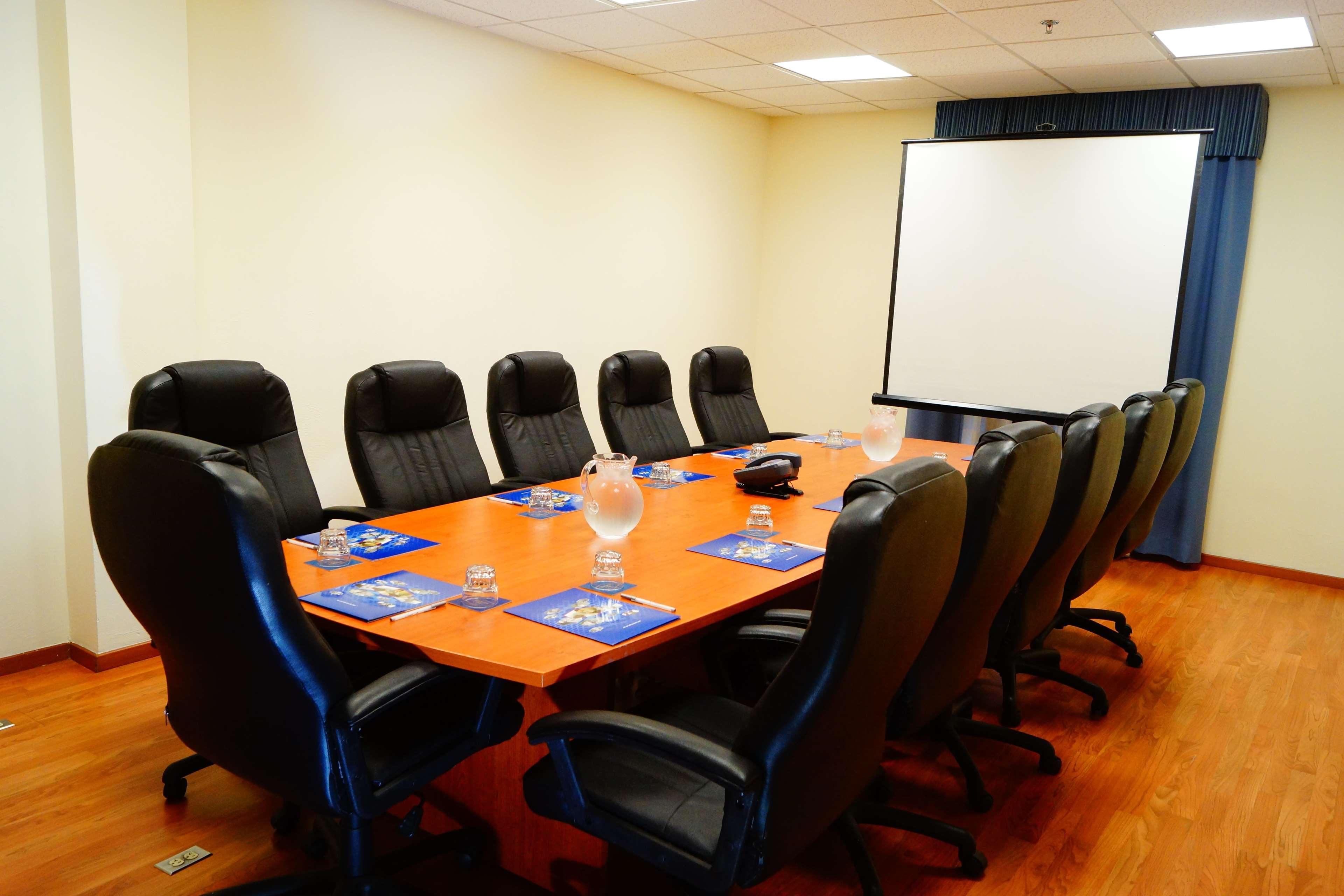 Las Pintas Hampton Inn By Hilton Guadalajara-Aeropuerto מראה חיצוני תמונה