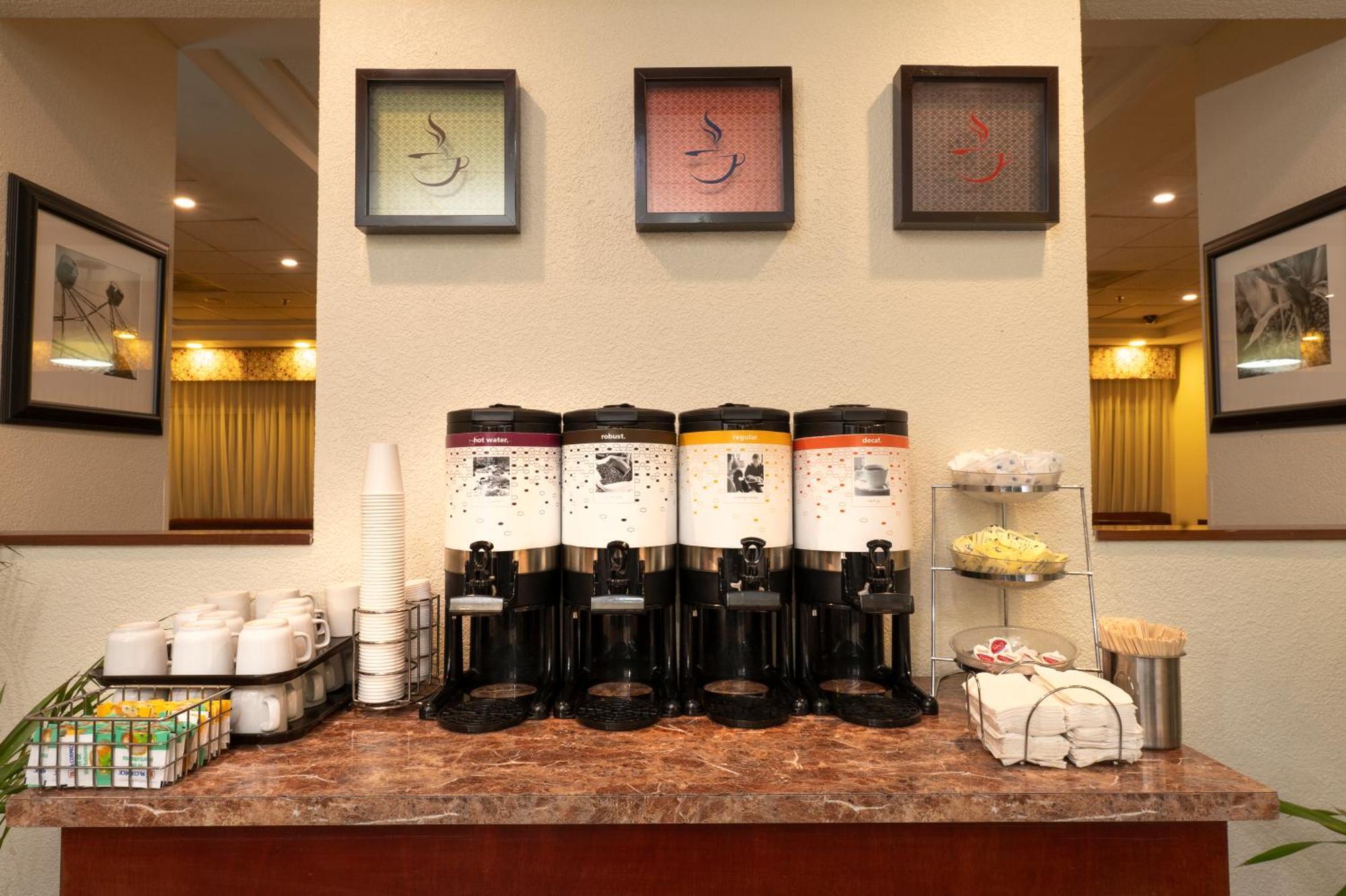 Las Pintas Hampton Inn By Hilton Guadalajara-Aeropuerto מראה חיצוני תמונה