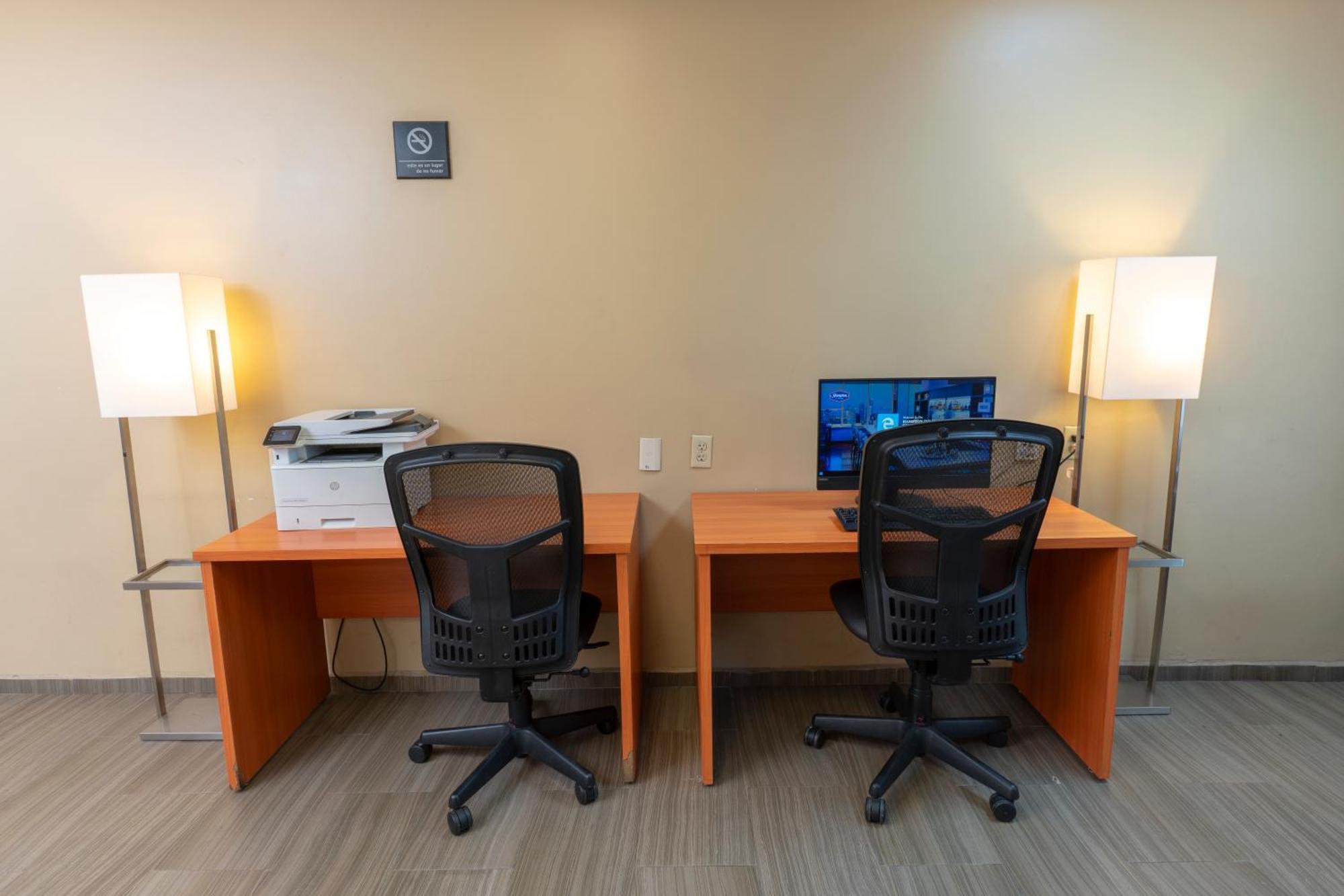 Las Pintas Hampton Inn By Hilton Guadalajara-Aeropuerto מראה חיצוני תמונה