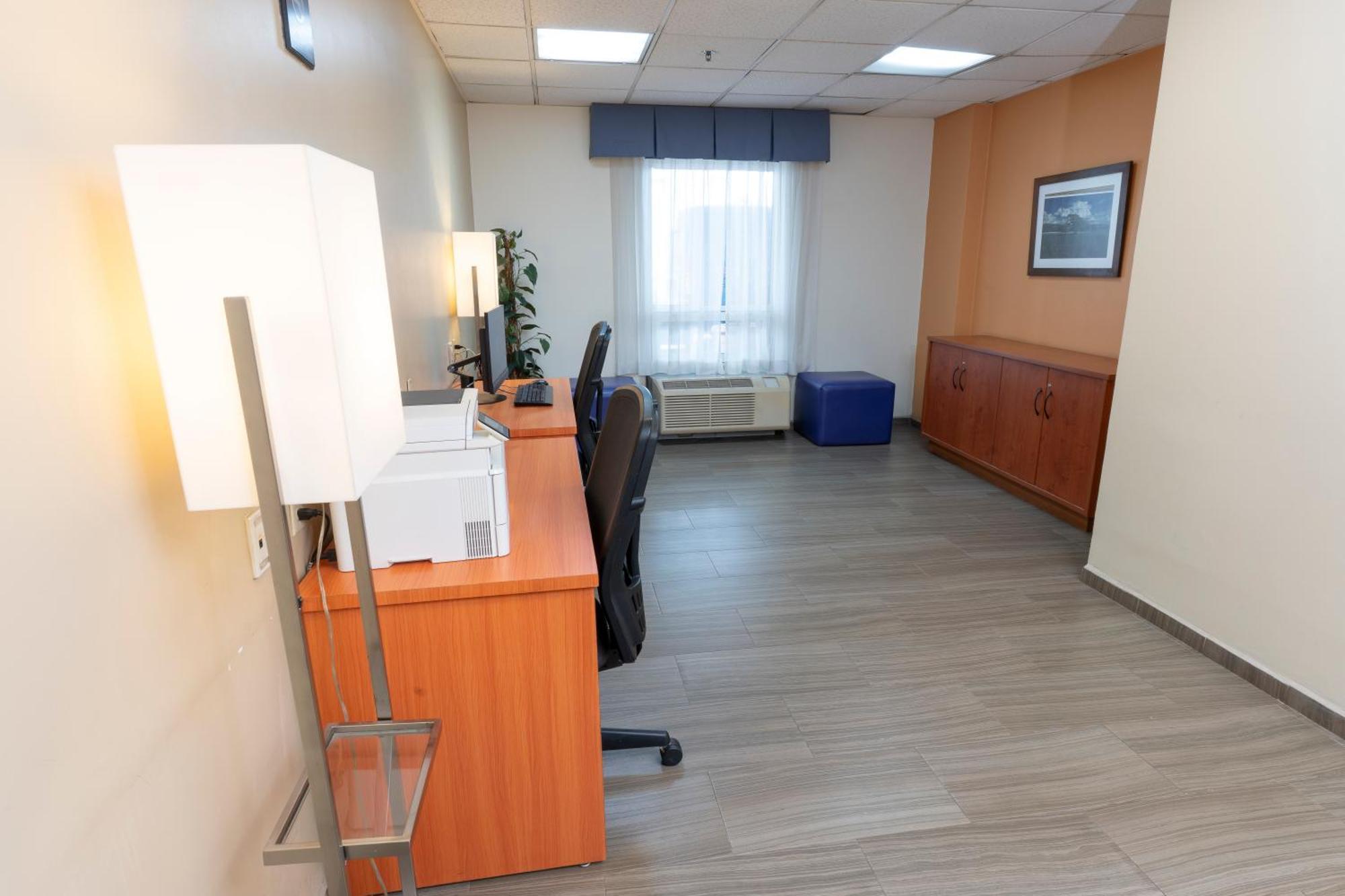 Las Pintas Hampton Inn By Hilton Guadalajara-Aeropuerto מראה חיצוני תמונה