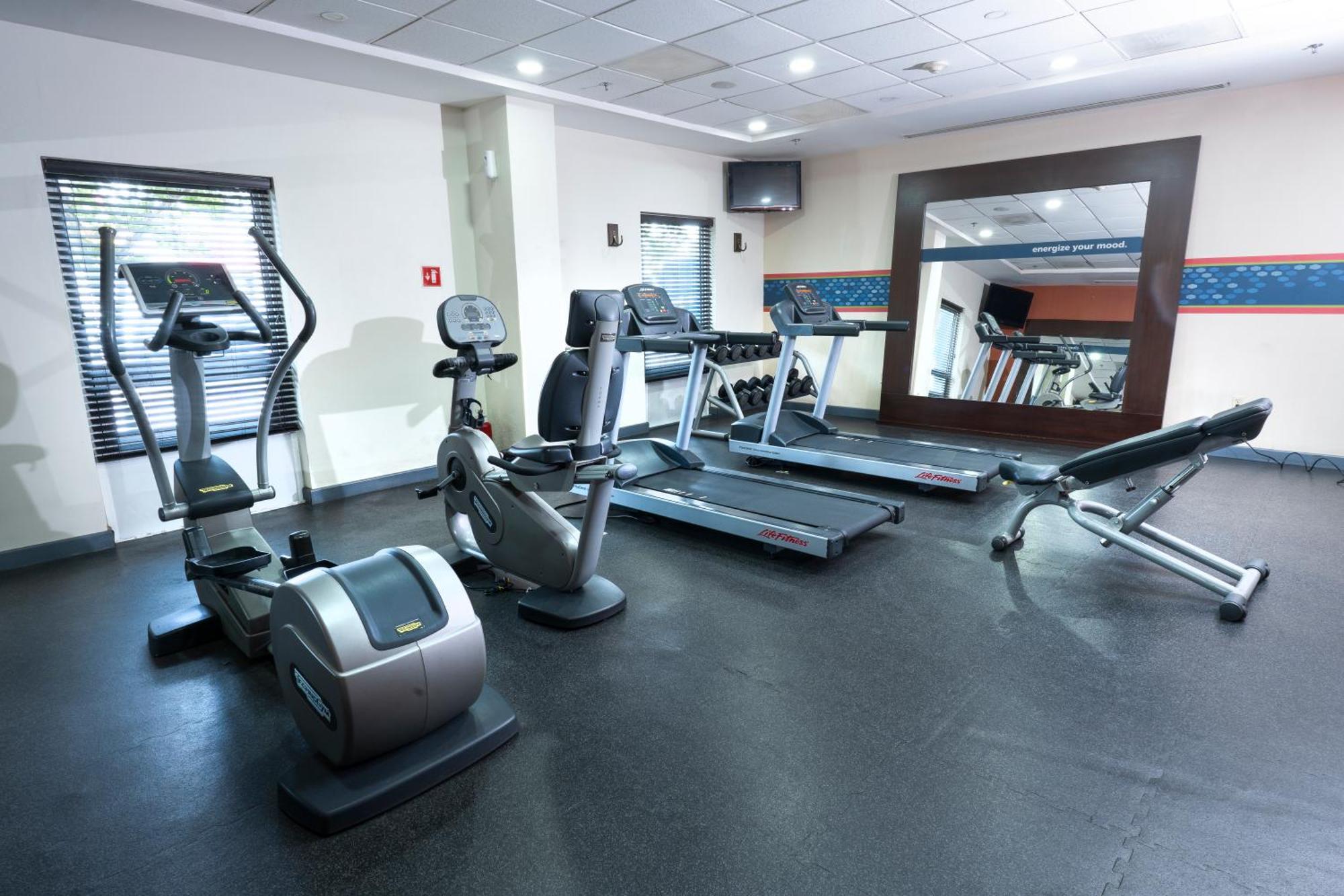 Las Pintas Hampton Inn By Hilton Guadalajara-Aeropuerto מראה חיצוני תמונה